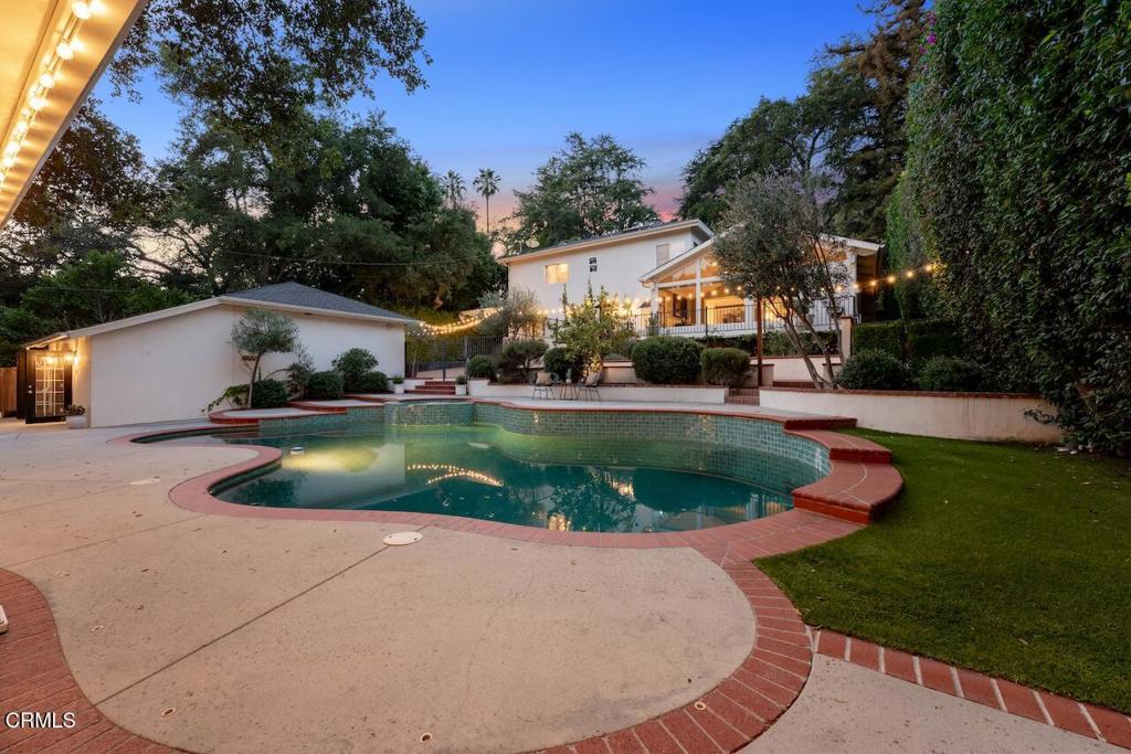2060 E Altadena Drive