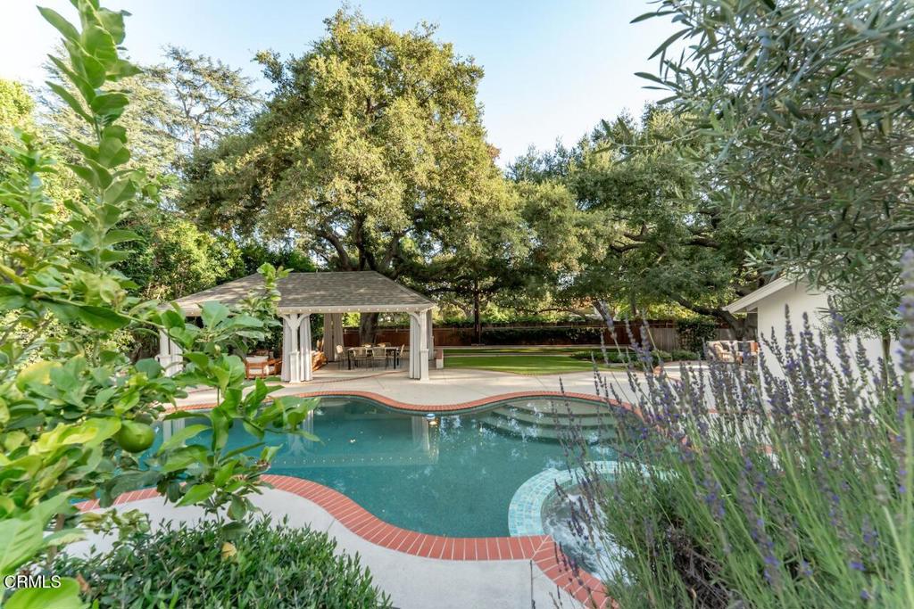 2060 E Altadena Drive