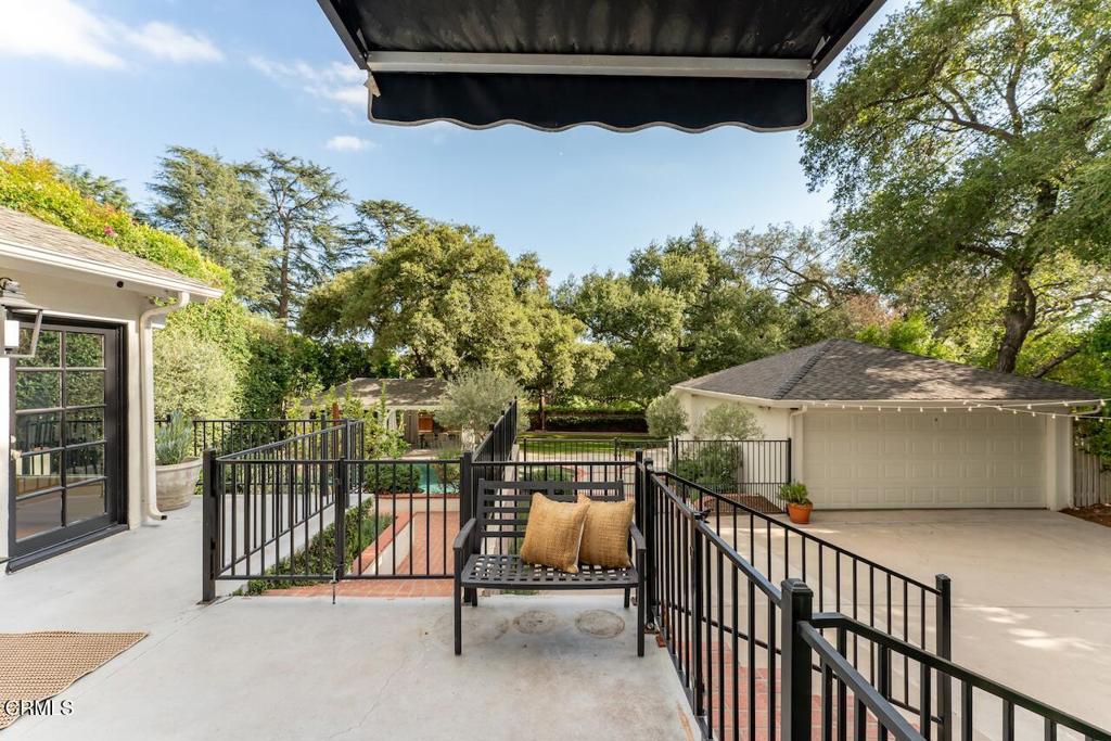 2060 E Altadena Drive