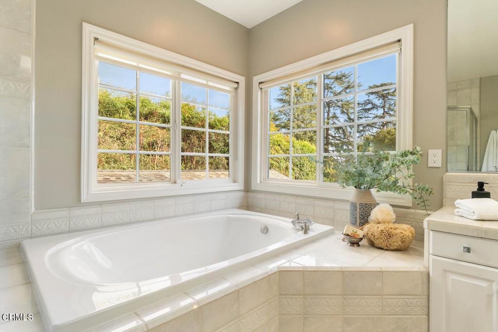 2060 E Altadena Drive