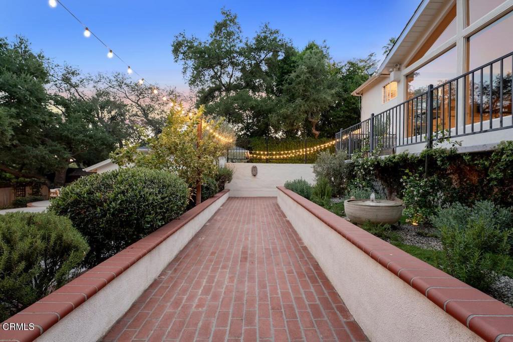 2060 E Altadena Drive