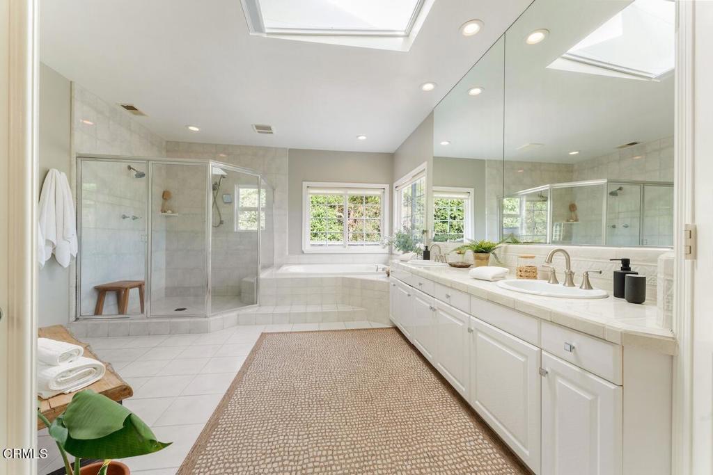 2060 E Altadena Drive