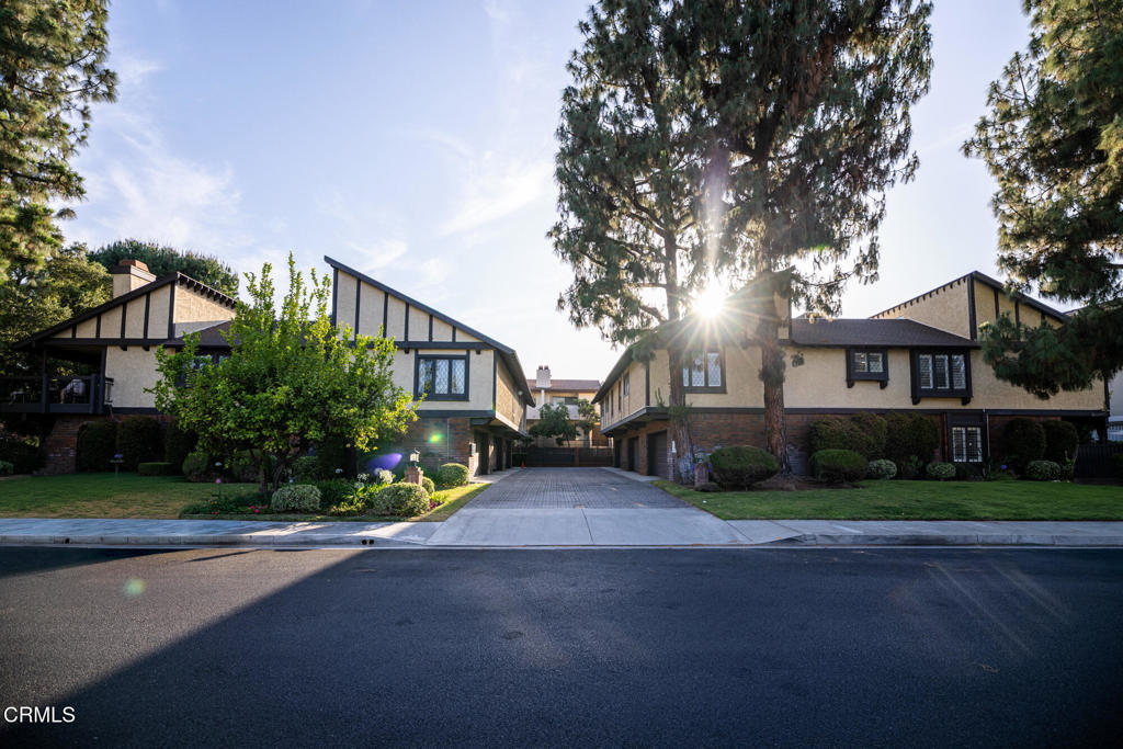 503 W Duarte Road 6