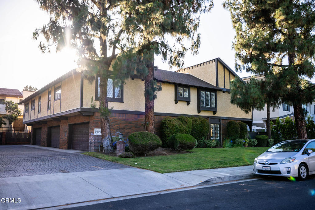503 W Duarte Road 6