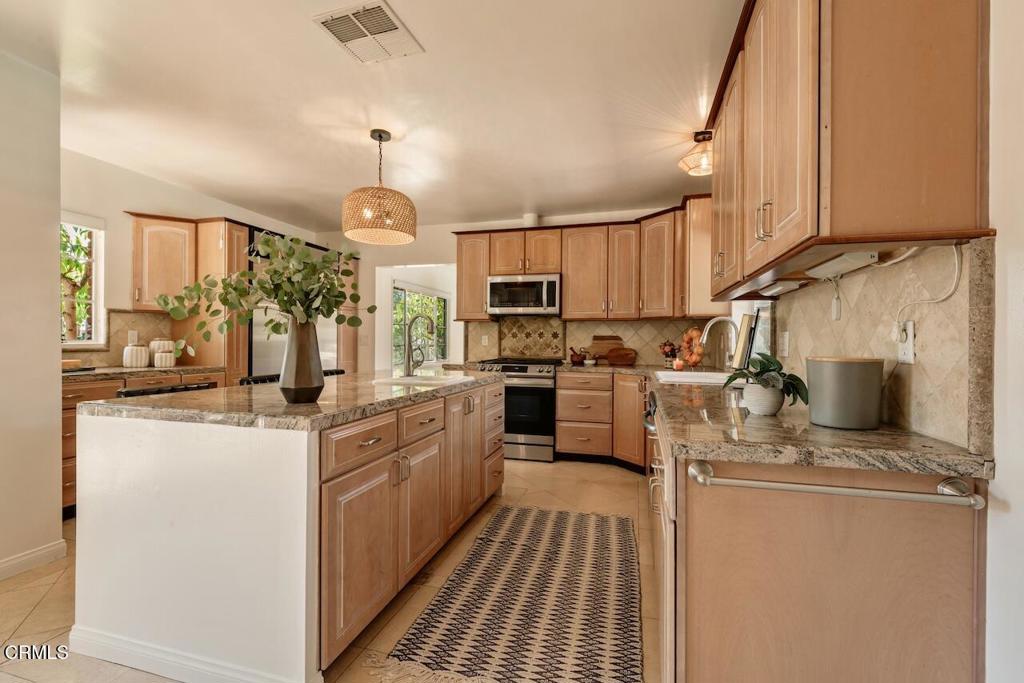 2195 Mendocino Lane
