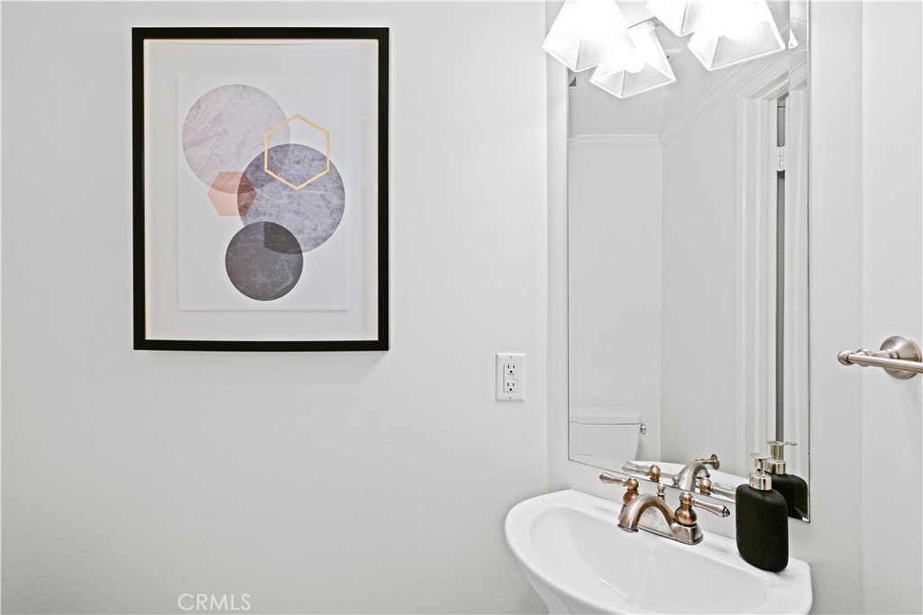 2439 Loma Vista Street