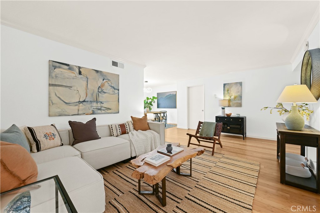 2439 Loma Vista Street