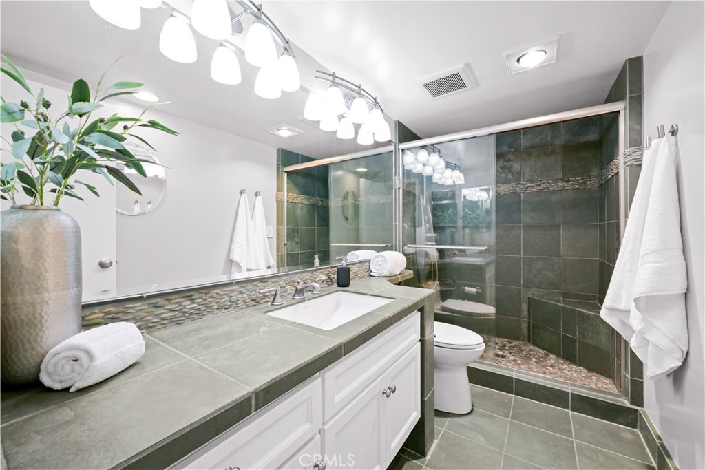 2439 Loma Vista Street