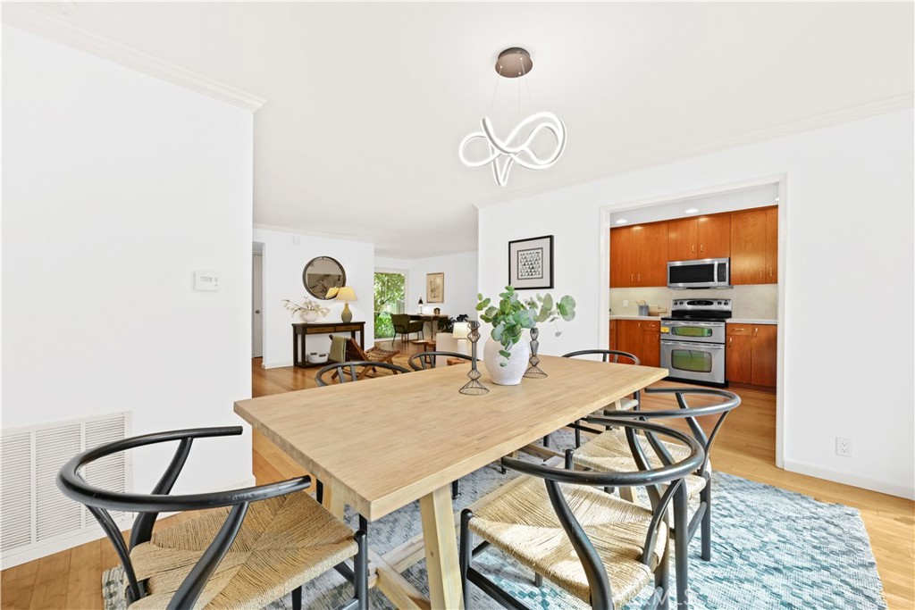 2439 Loma Vista Street