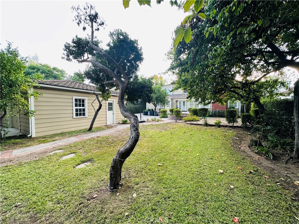 2210 El Molino Place