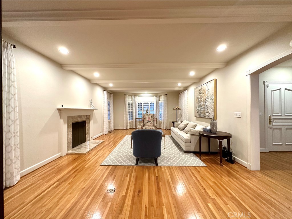 2210 El Molino Place