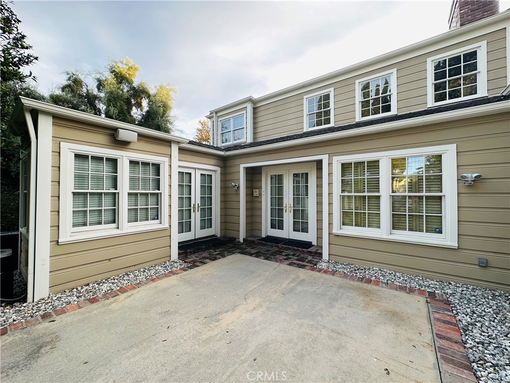 2210 El Molino Place