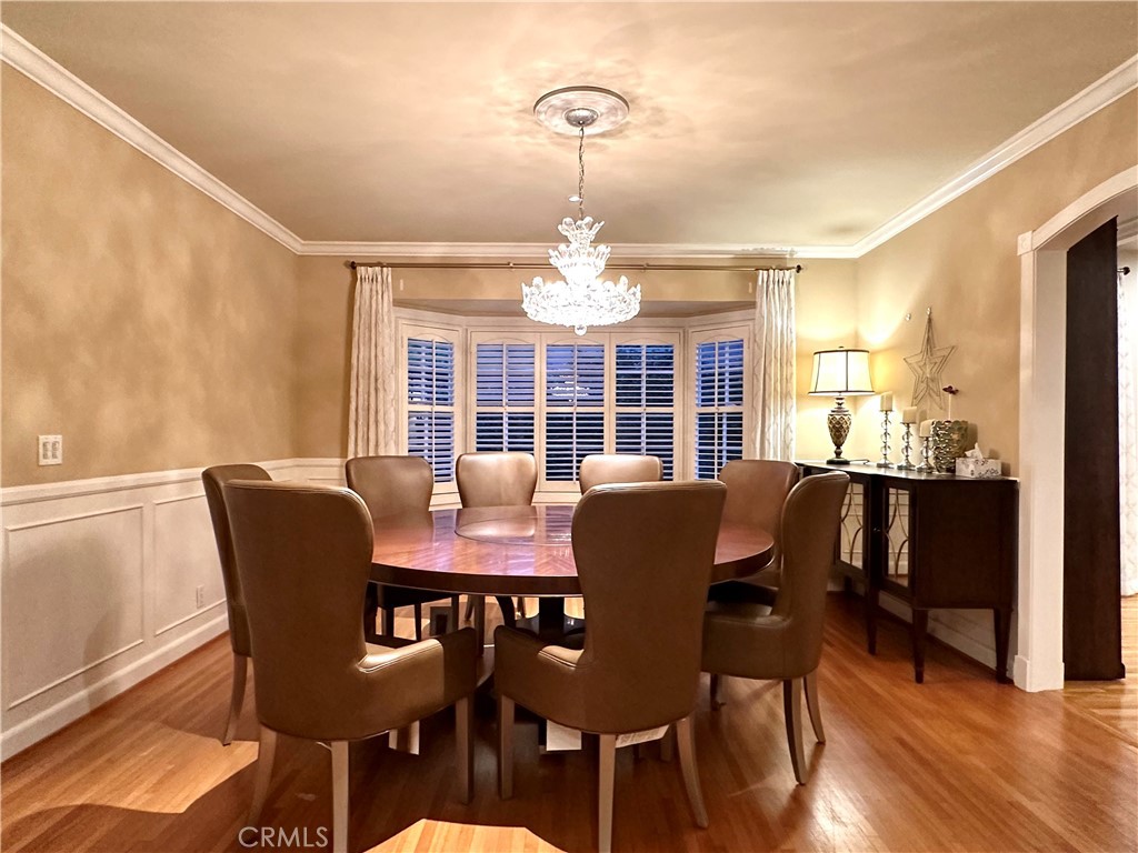 2210 El Molino Place