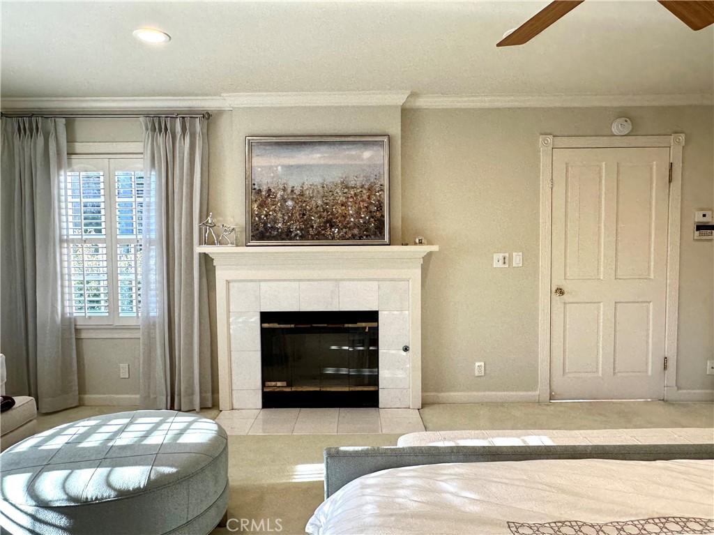 2210 El Molino Place