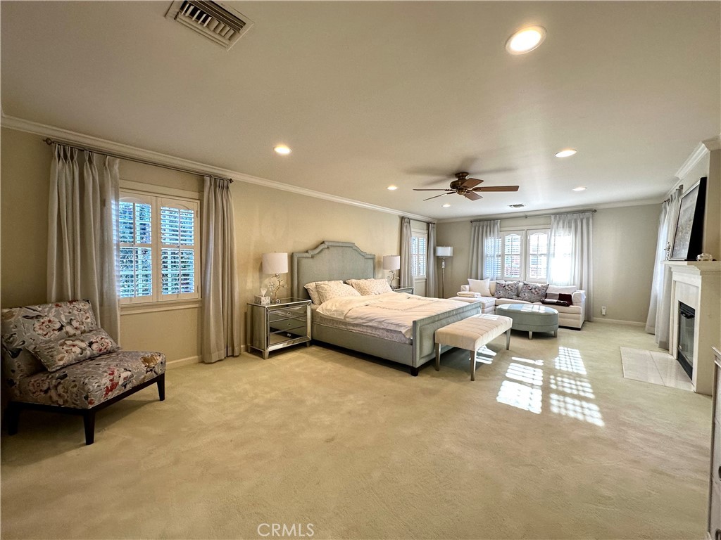 2210 El Molino Place