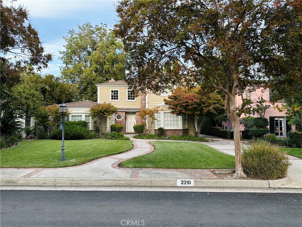 2210 El Molino Place