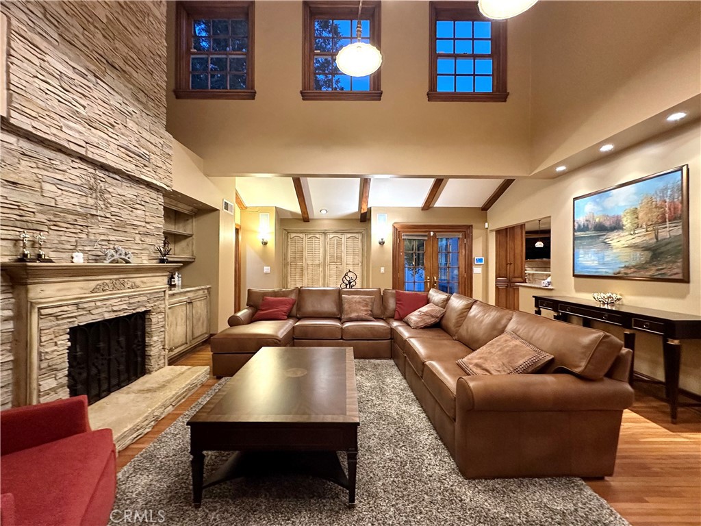 2210 El Molino Place