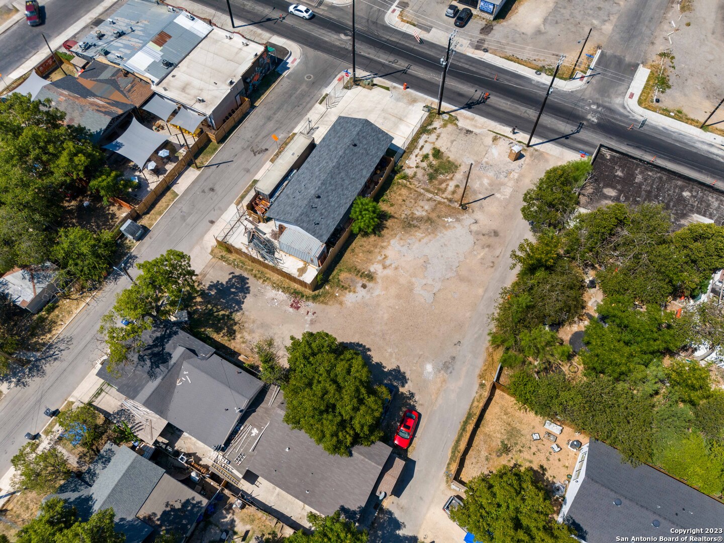 415 ARTHUR ST
