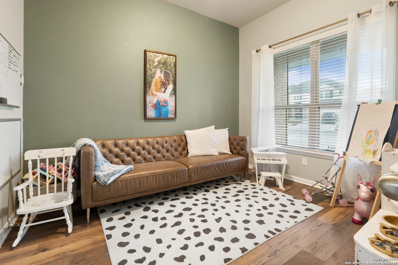 4605 FALLING OAK