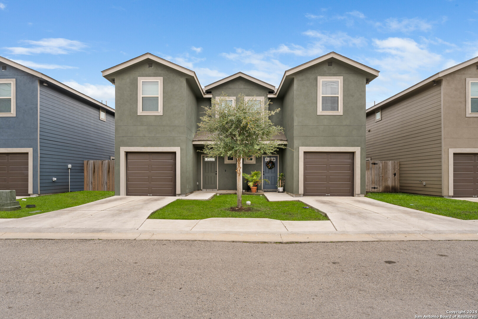 6934 LAKEVIEW DR