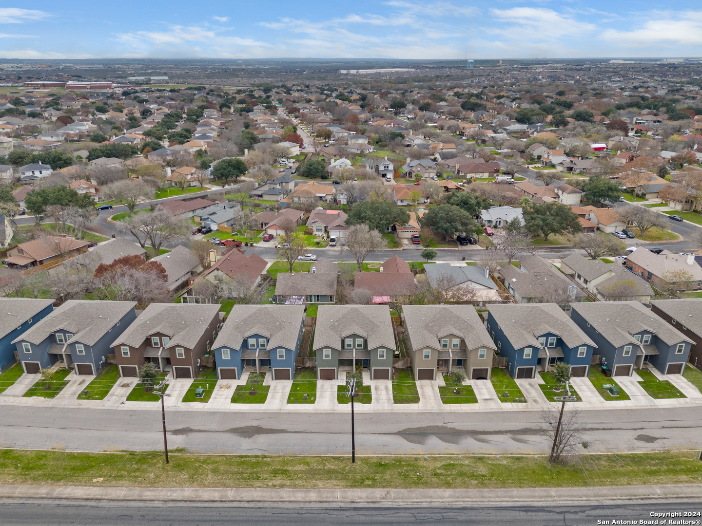 6934 LAKEVIEW DR