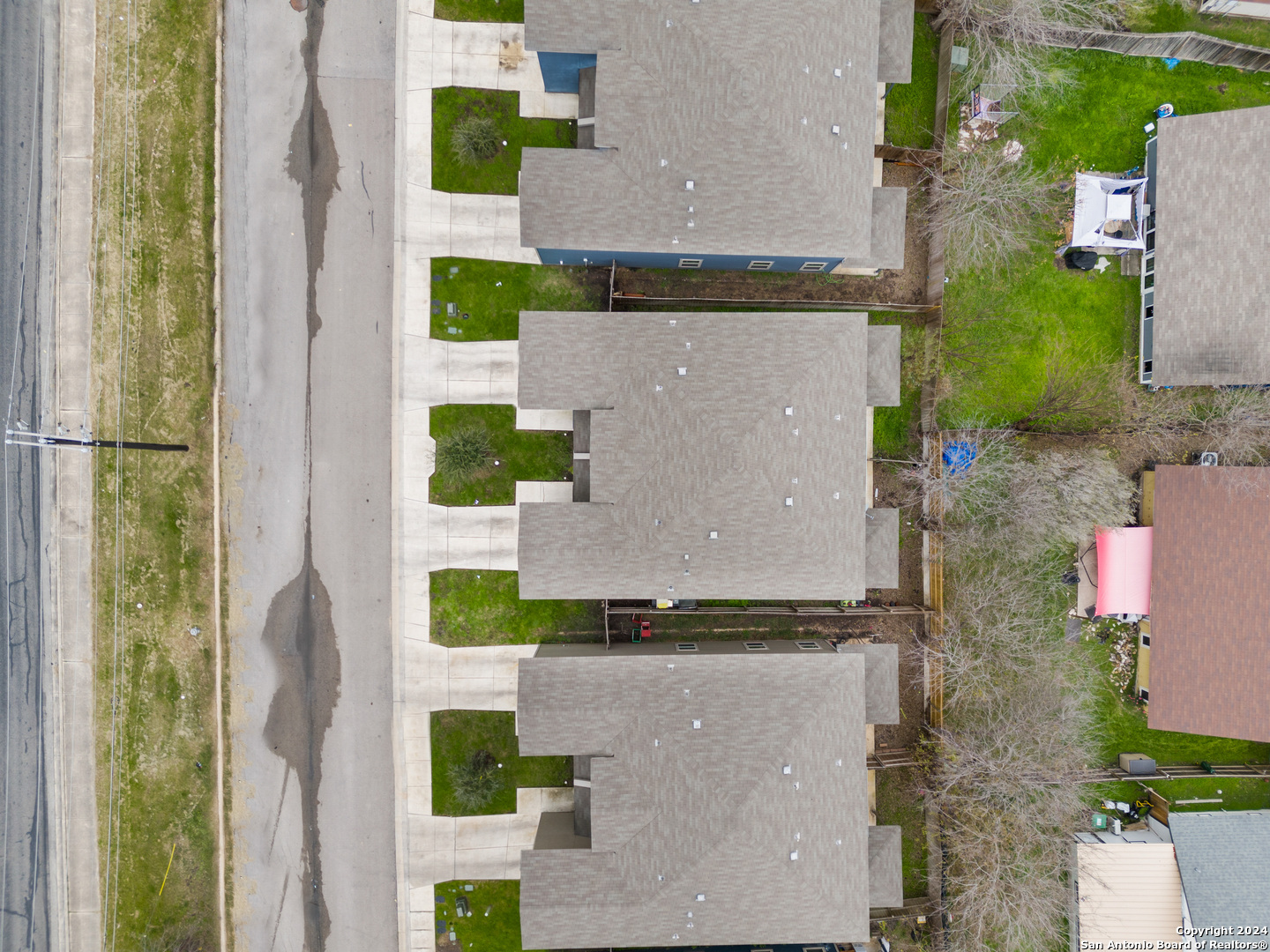 6934 LAKEVIEW DR