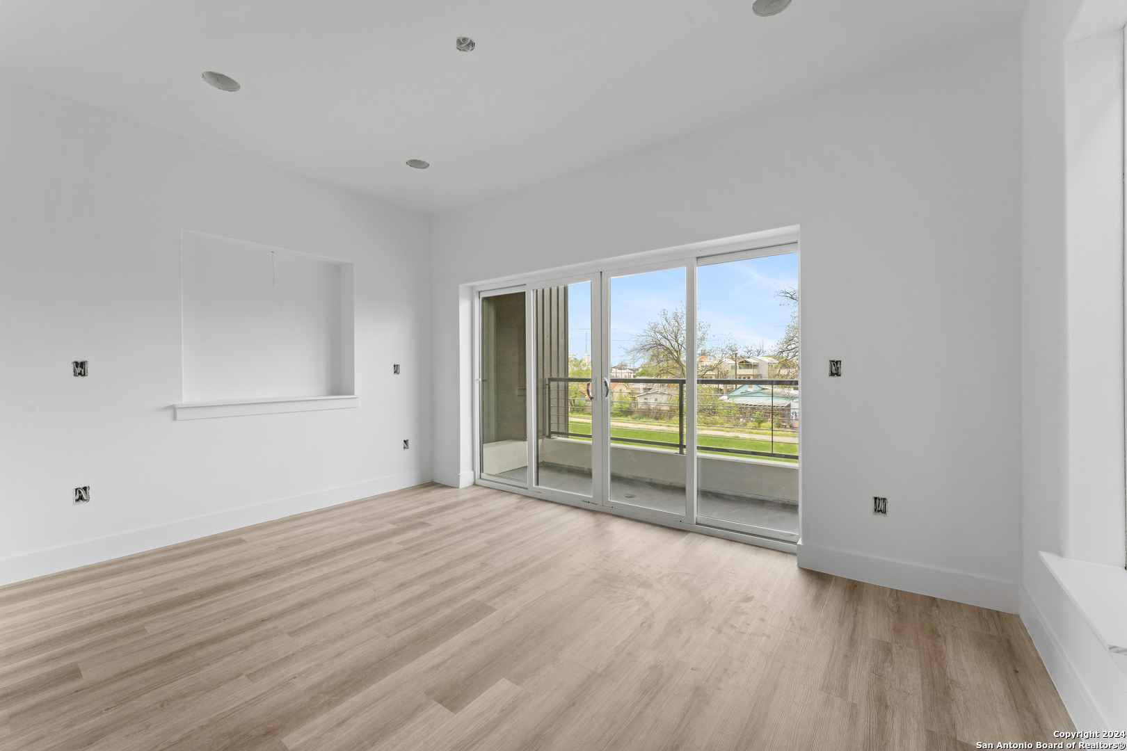 130 E LACHAPELLE