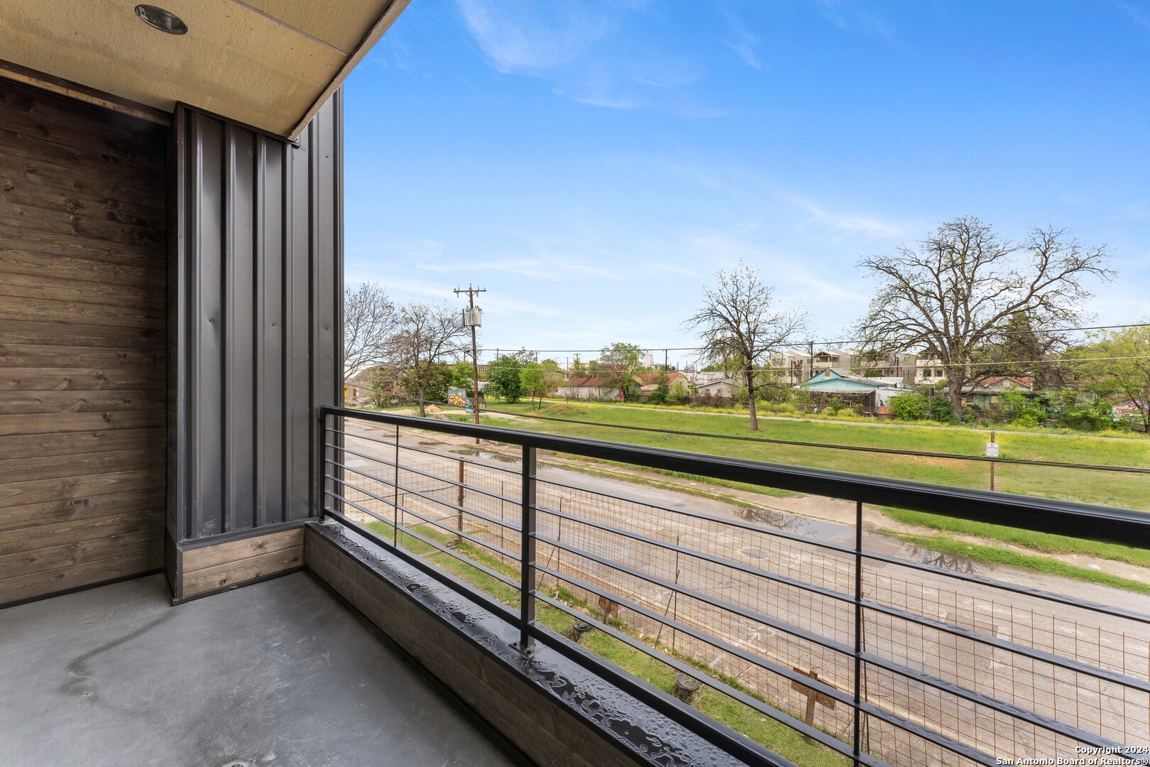 130 E LACHAPELLE