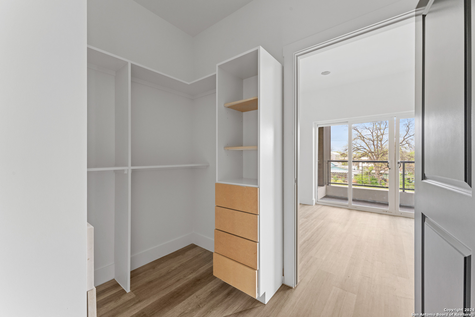 130 E LACHAPELLE