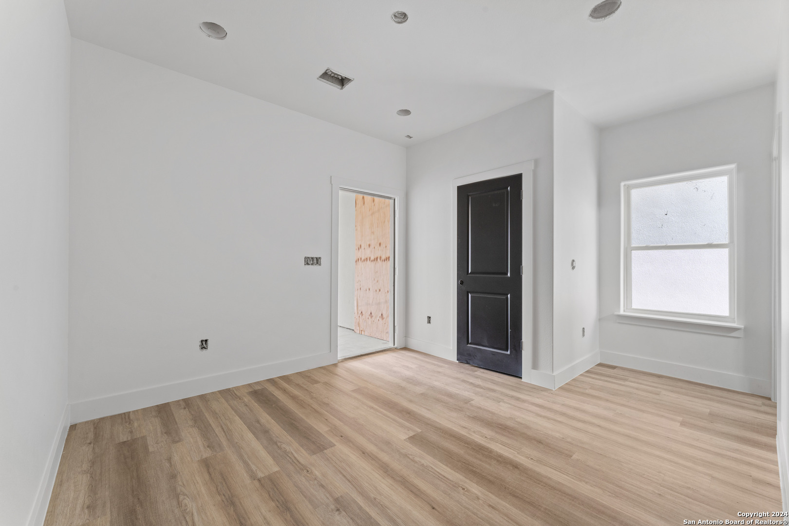 134 E LACHAPELLE