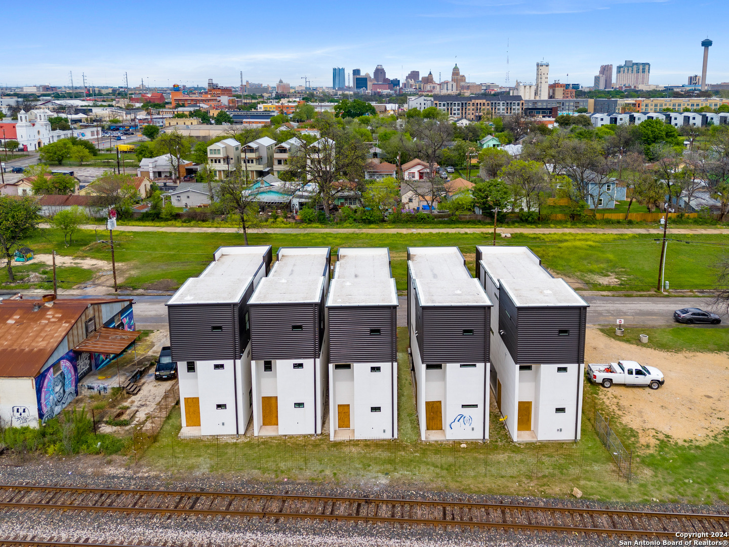 134 E LACHAPELLE
