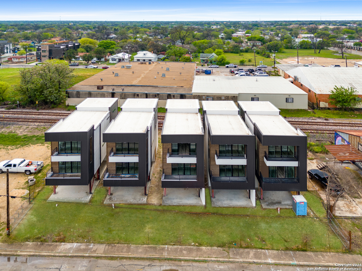 134 E LACHAPELLE