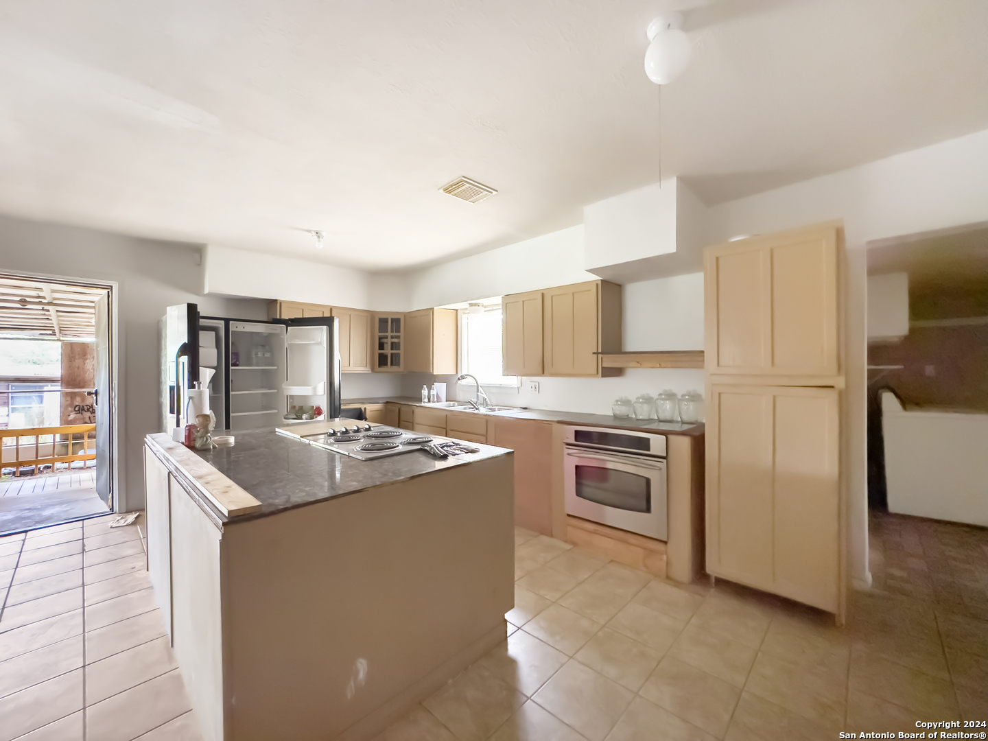 1325 DUPONT