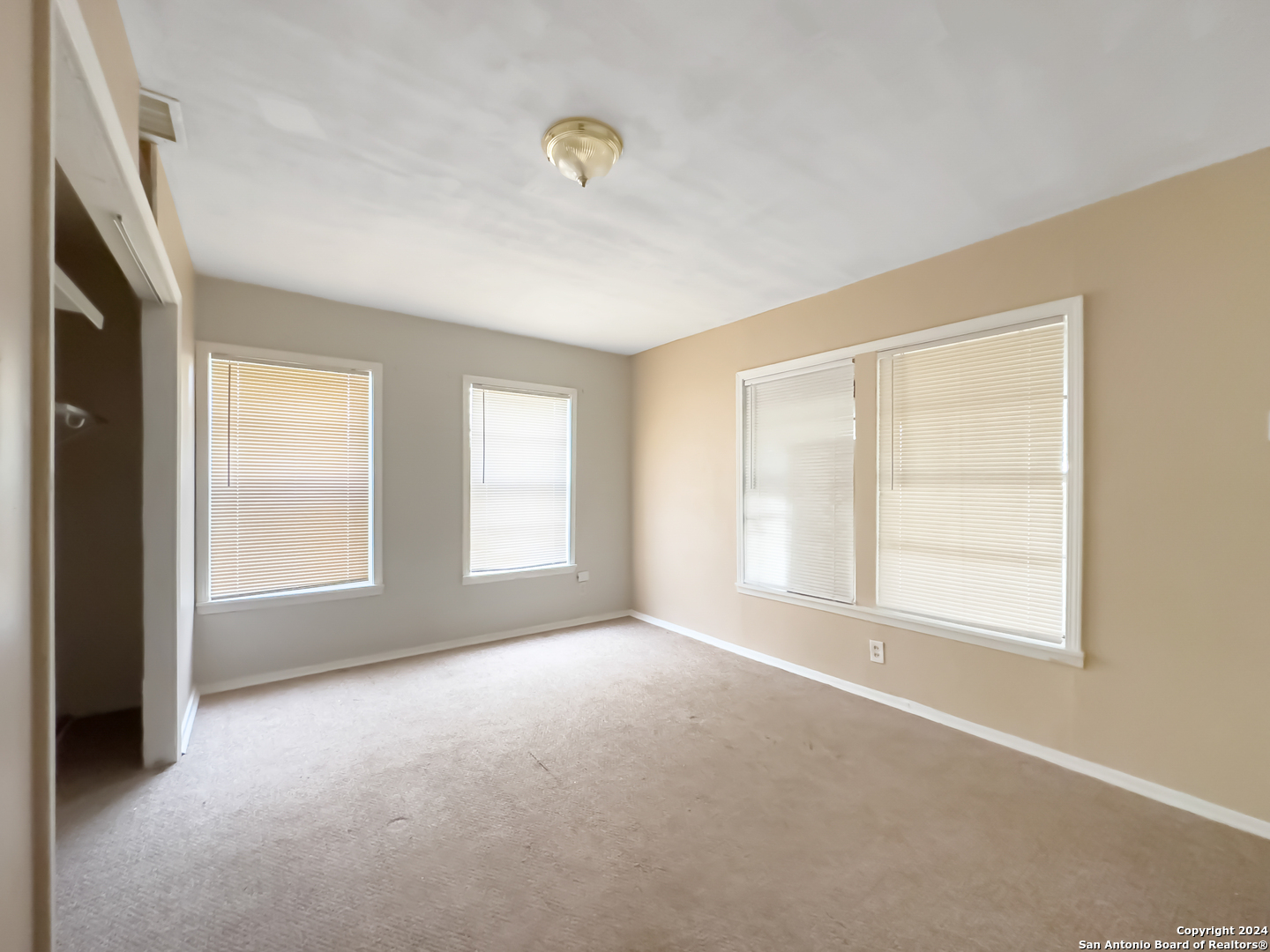 1325 DUPONT