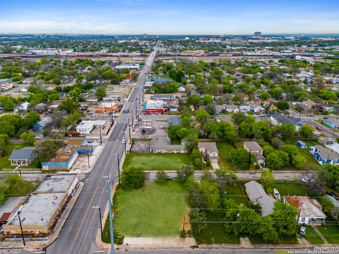 802 N New Braunfels #1