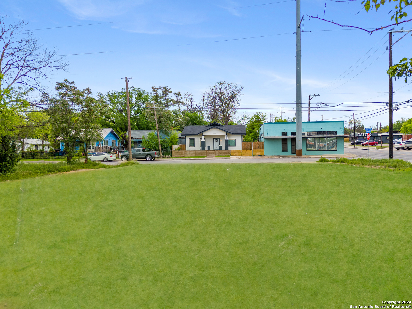 802 N New Braunfels #1