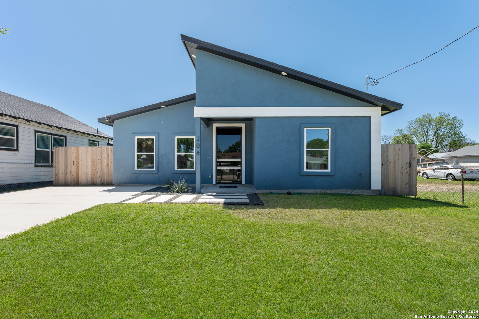 206 MCCAULEY BLVD