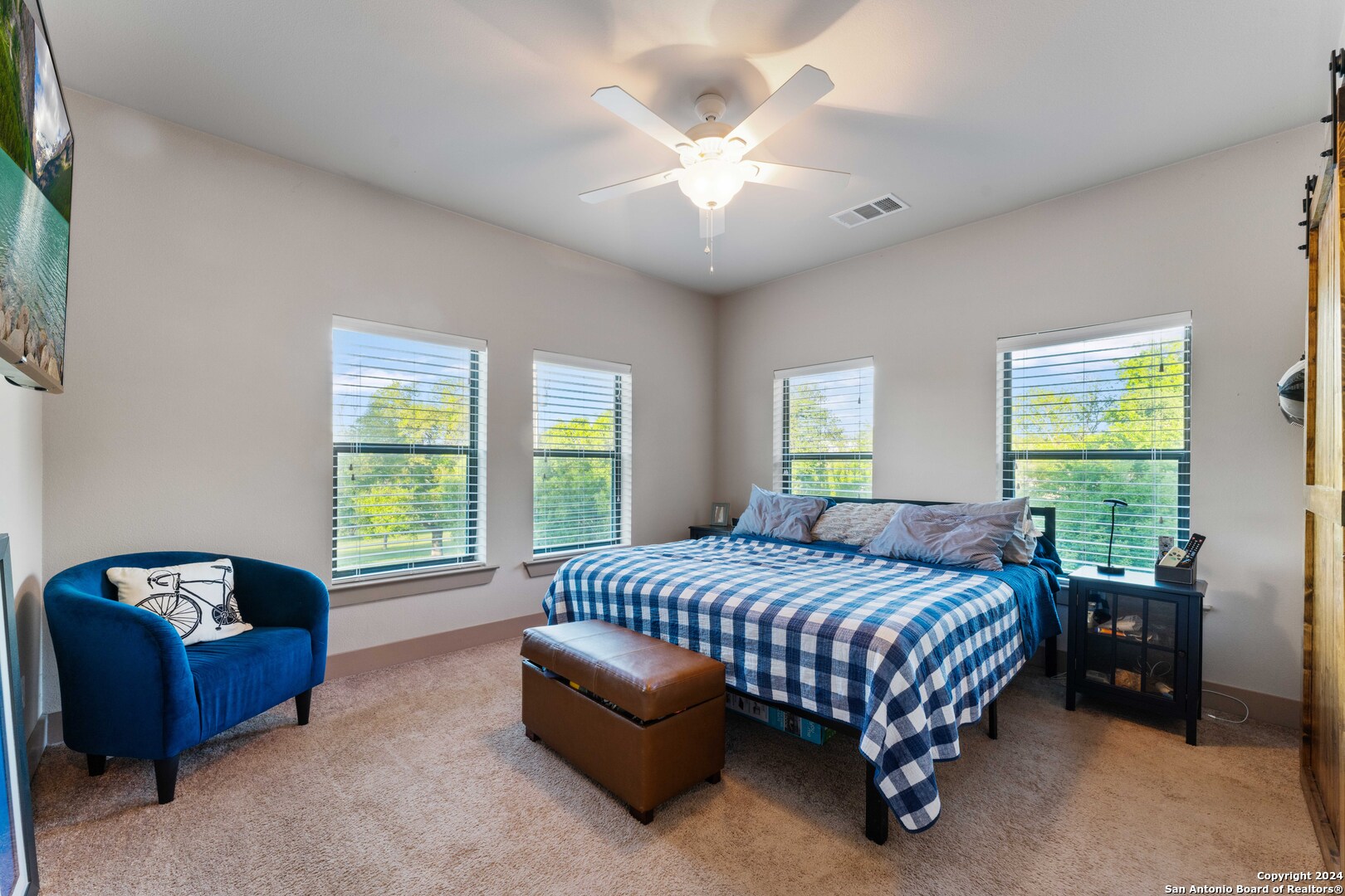 2062 EDGEWATER FLS