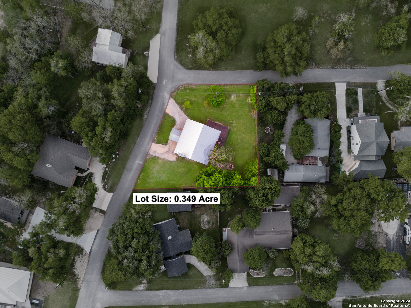 2062 EDGEWATER FLS