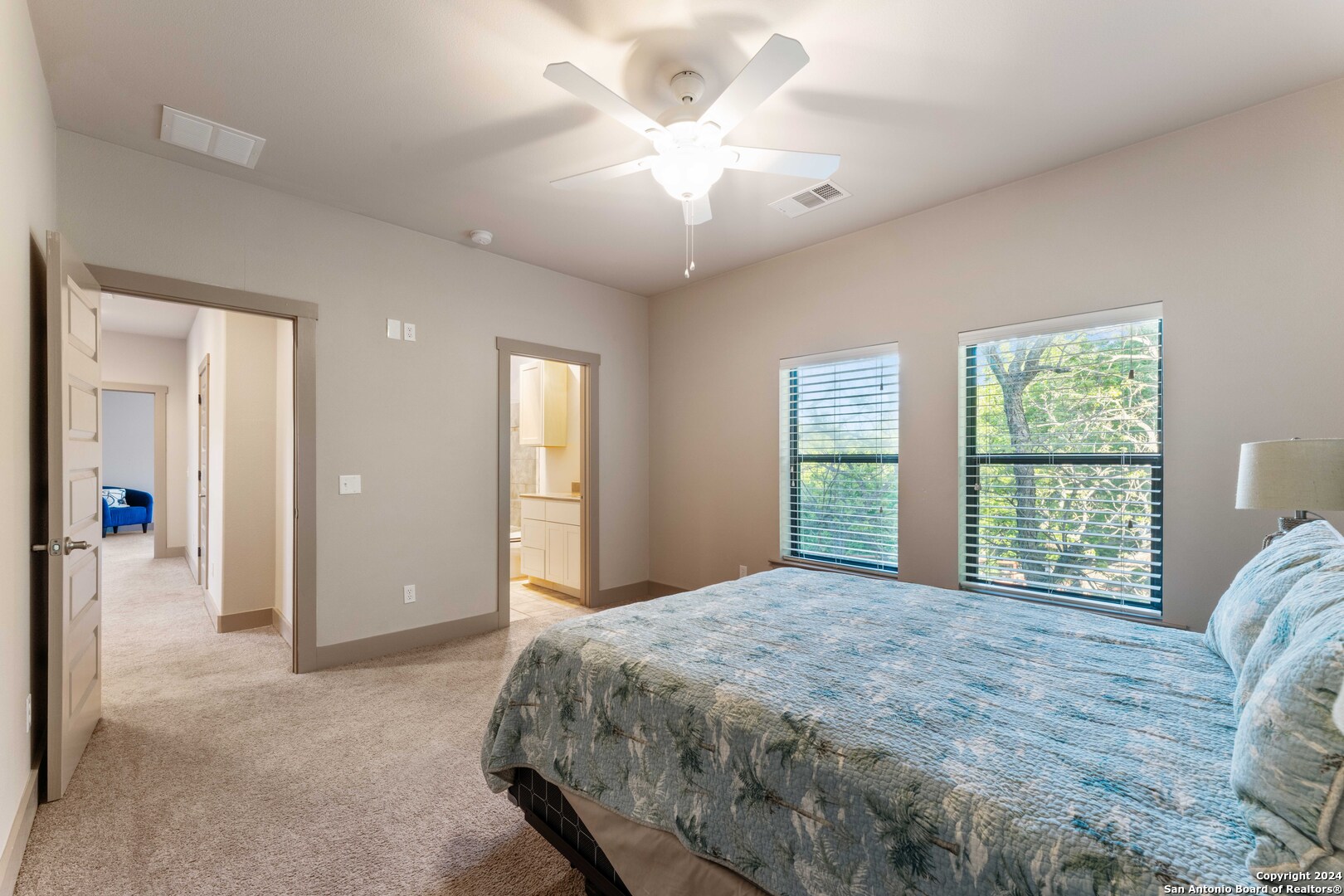 2062 EDGEWATER FLS
