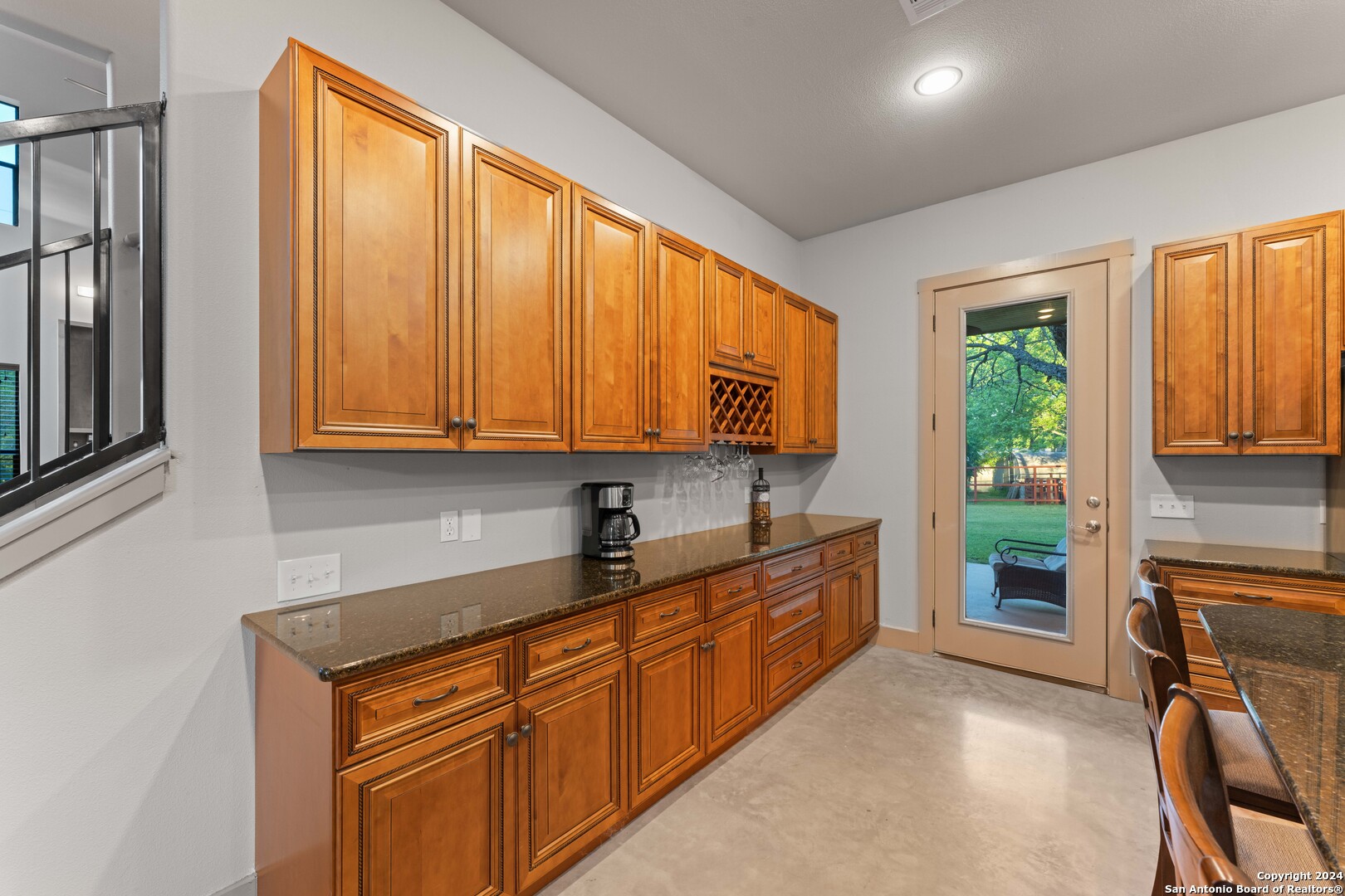 2062 EDGEWATER FLS