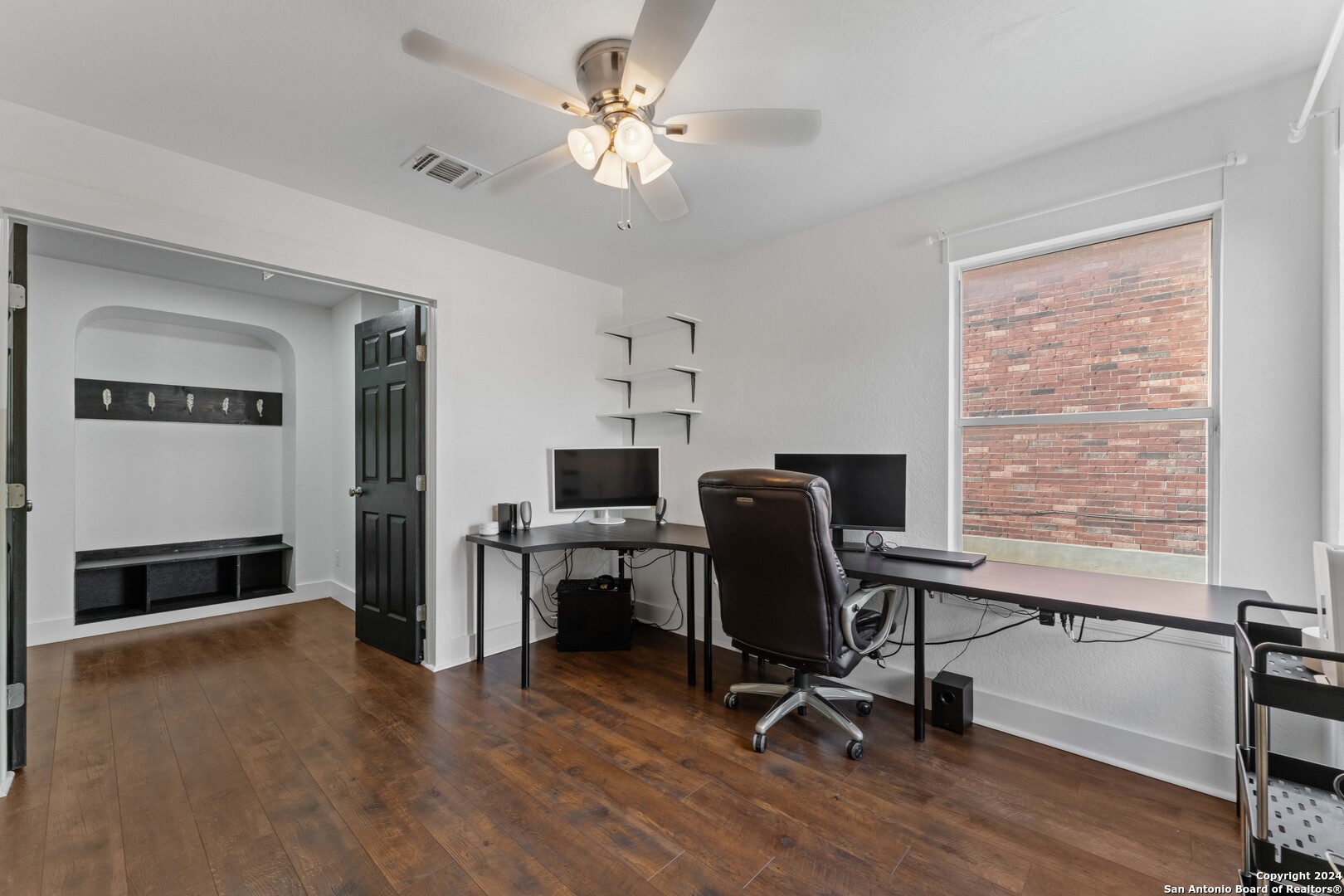 21420 BRANDING BAY