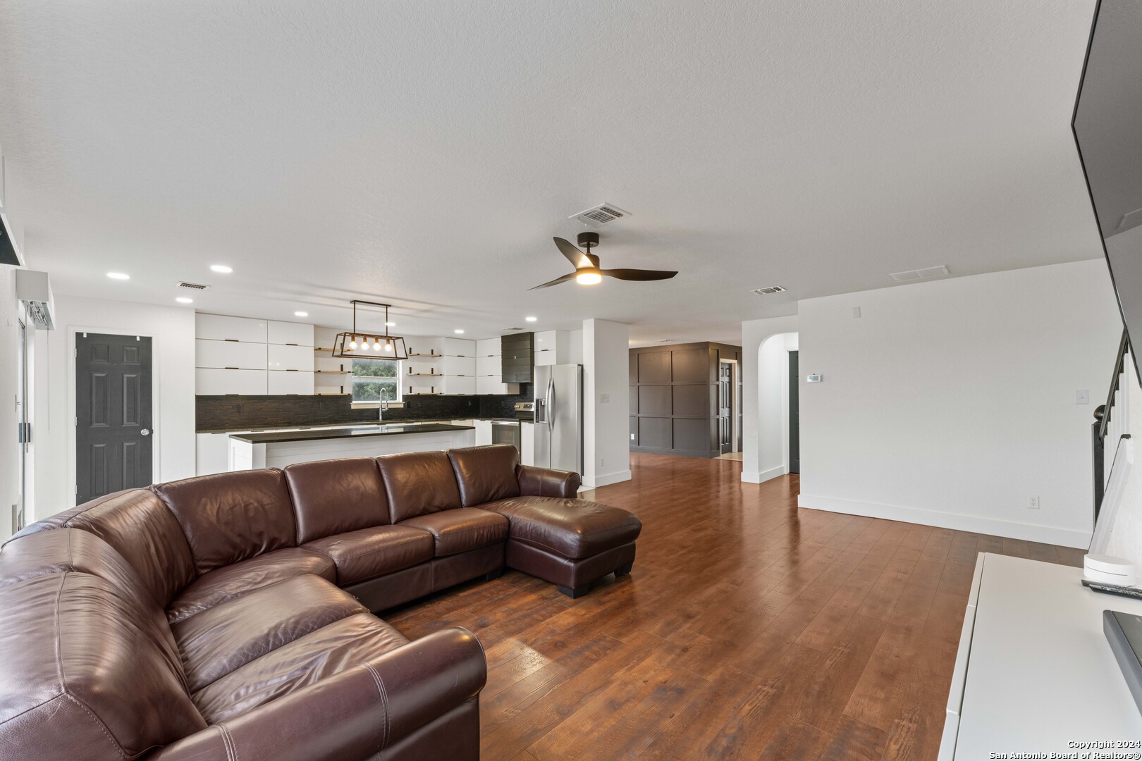 21420 BRANDING BAY