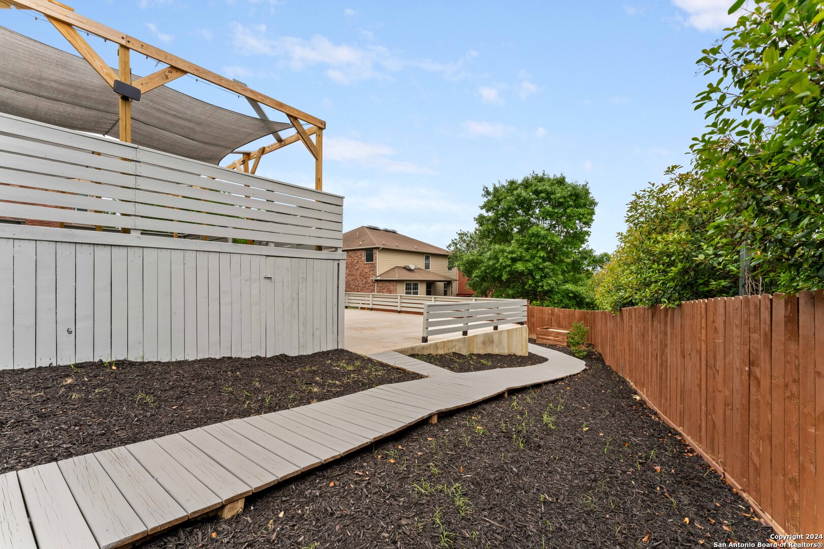 21420 BRANDING BAY