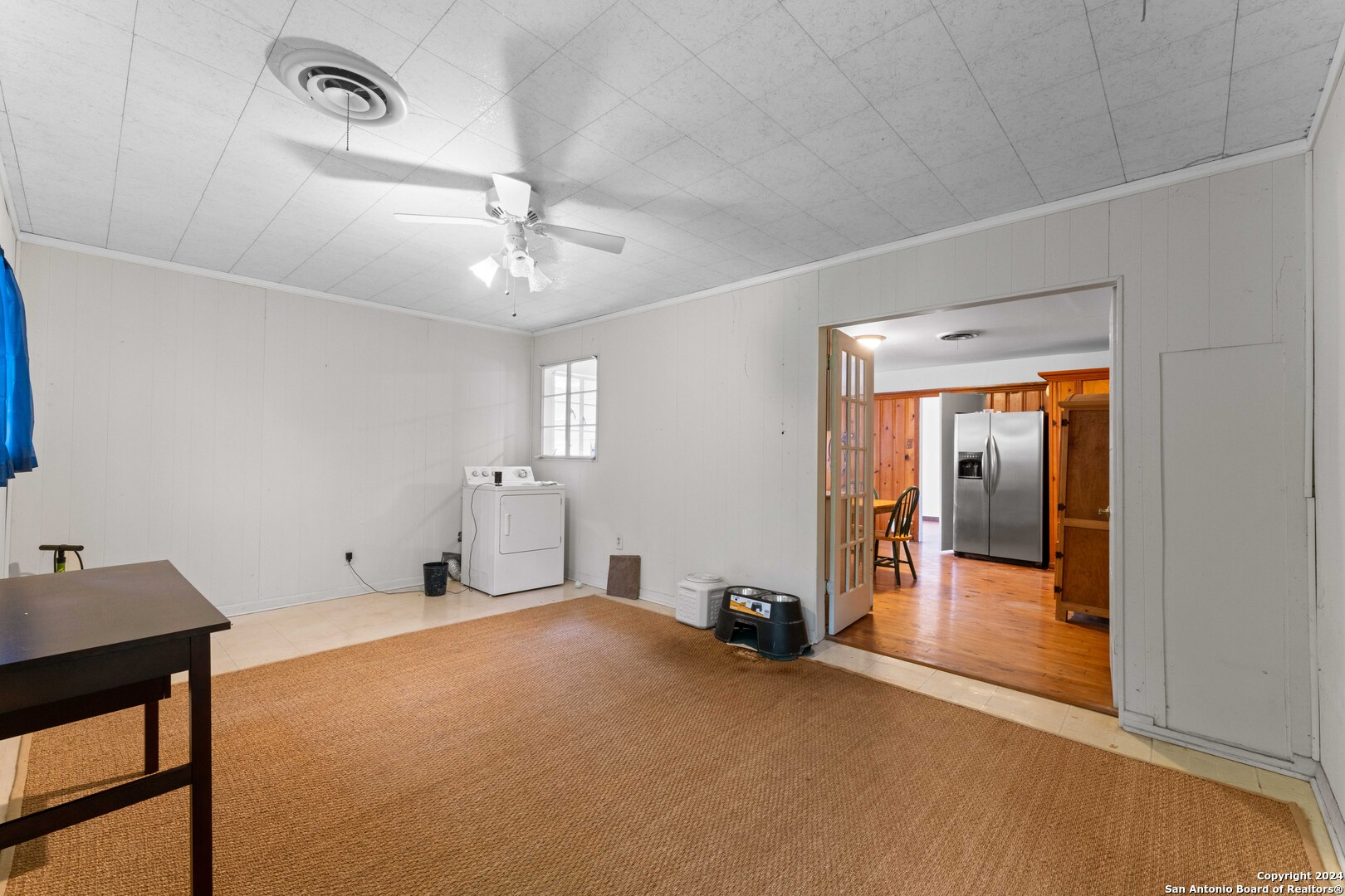 908 IVY LN