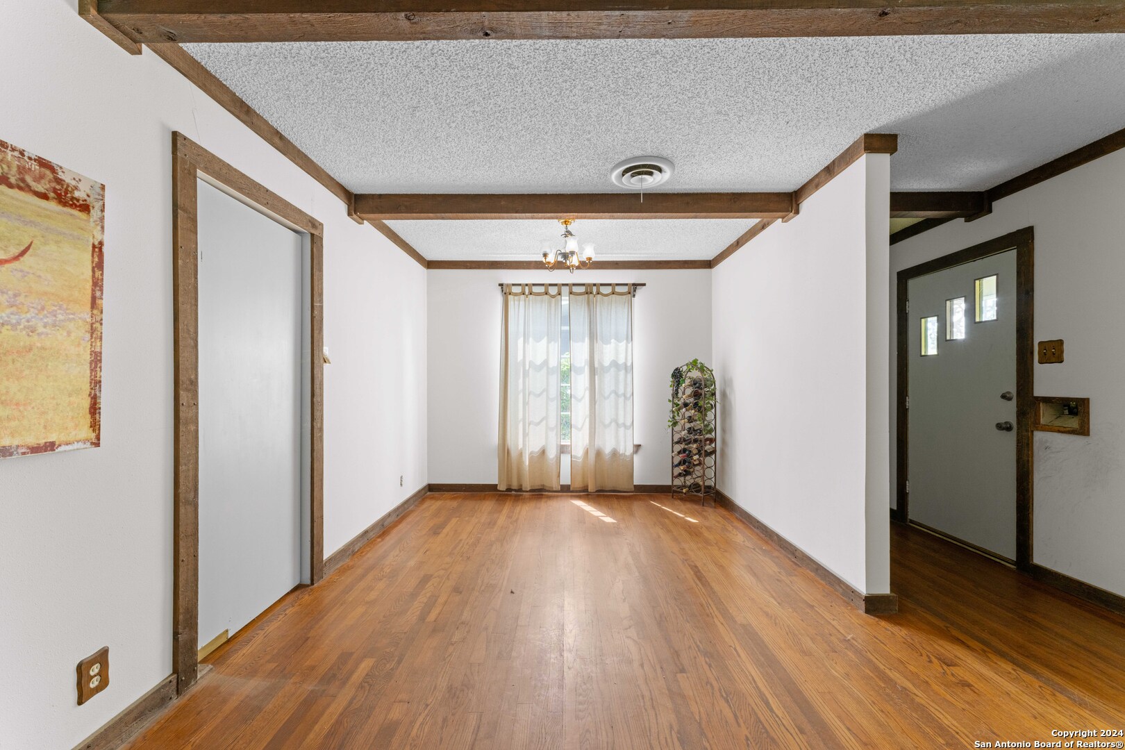 908 IVY LN