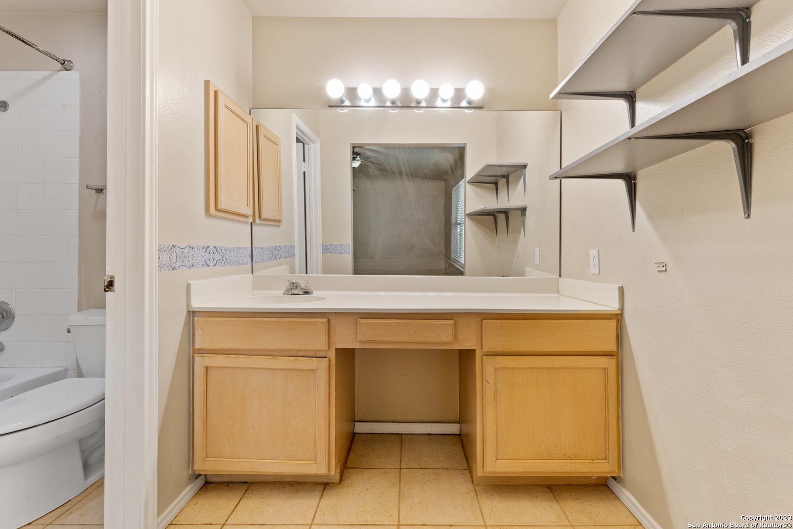 6027 BANTRY BAY