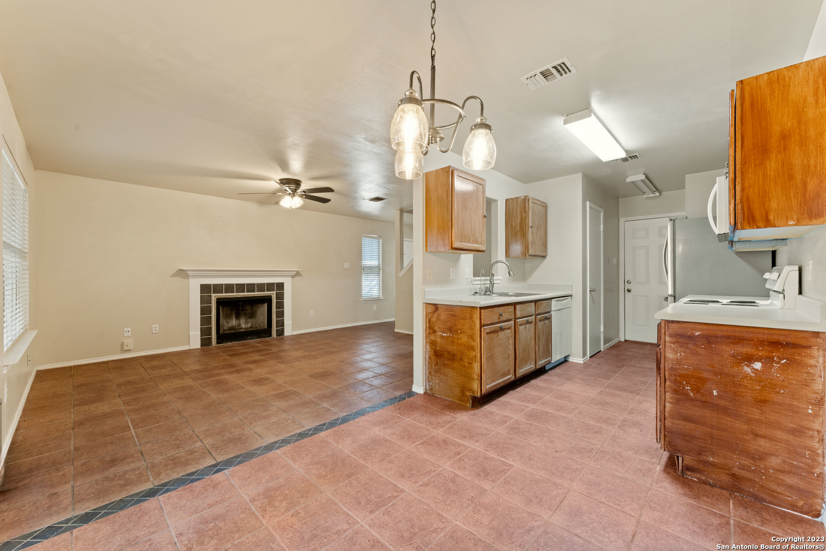 6027 BANTRY BAY