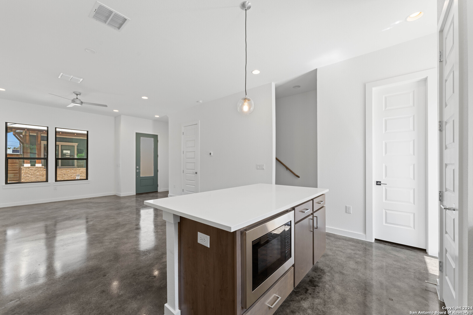 914 N Olive #701