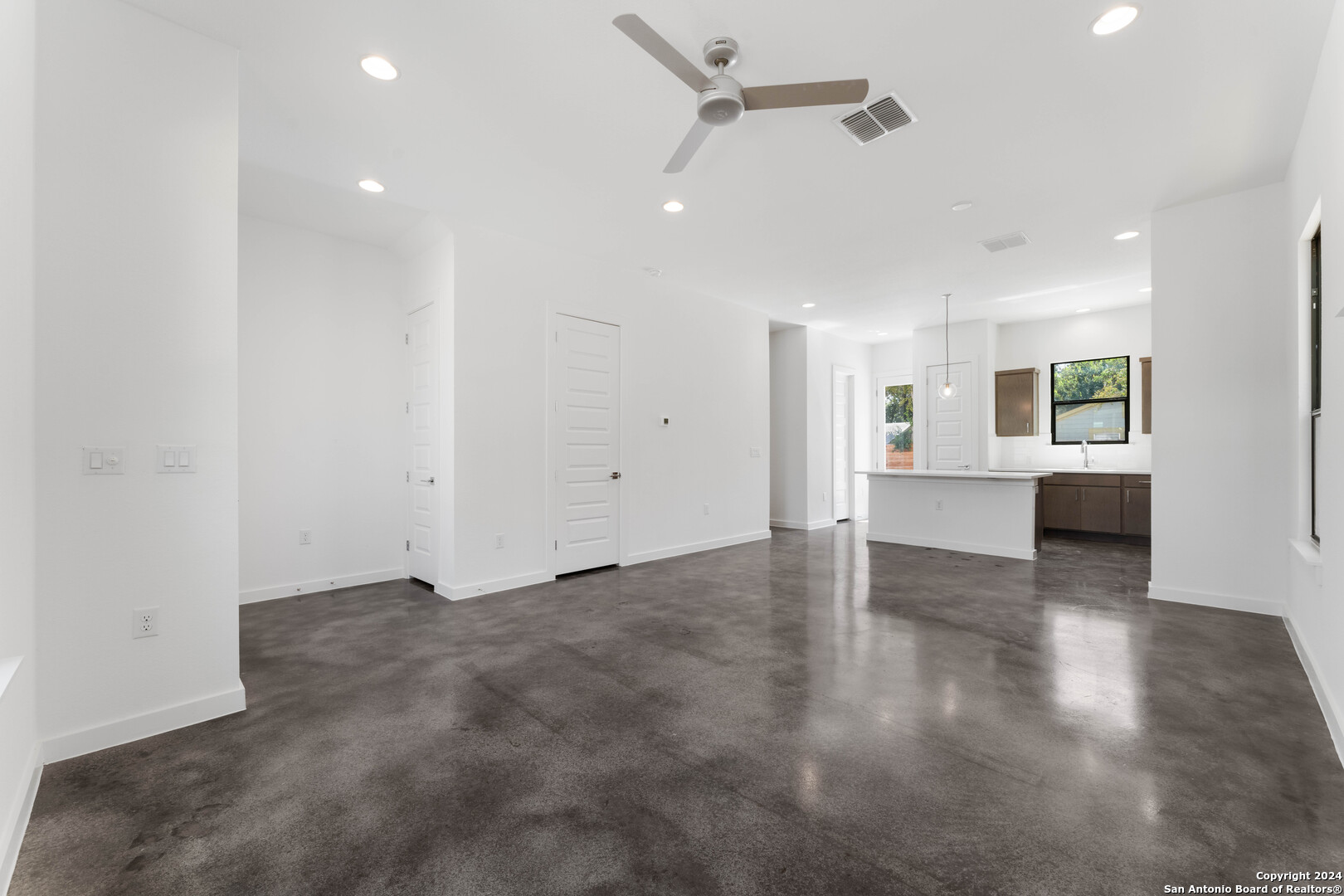 914 N Olive #701